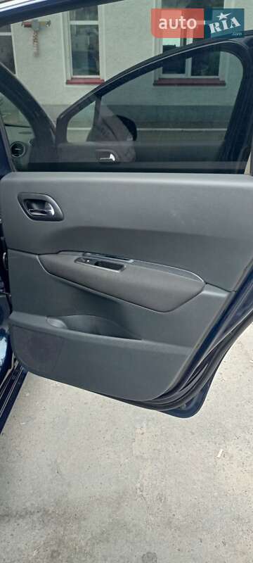 Мікровен Peugeot 5008 2011 в Звягелі