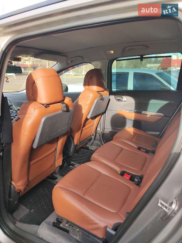 Мікровен Peugeot 5008 2013 в Кам'янець-Подільському