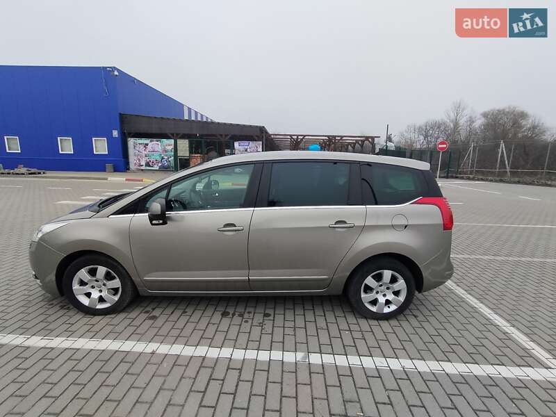 Мікровен Peugeot 5008 2010 в Коломиї