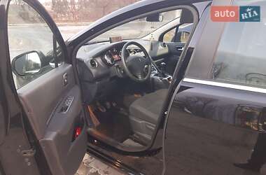 Мікровен Peugeot 5008 2013 в Дрогобичі