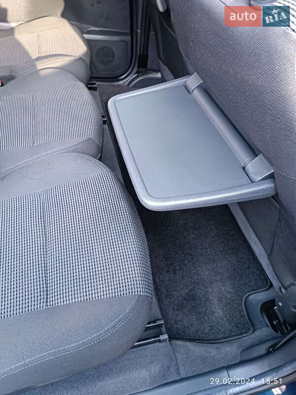 Мікровен Peugeot 5008 2010 в Братському