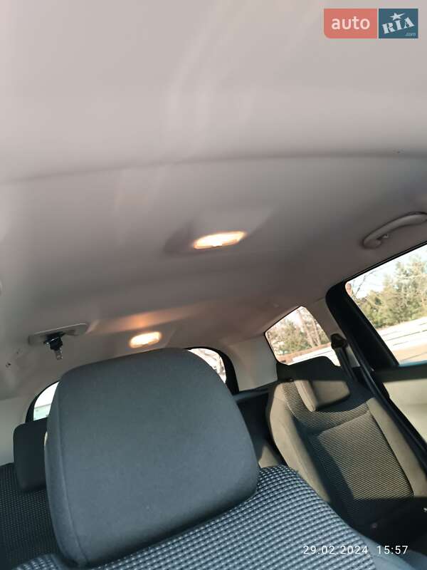 Мікровен Peugeot 5008 2010 в Братському