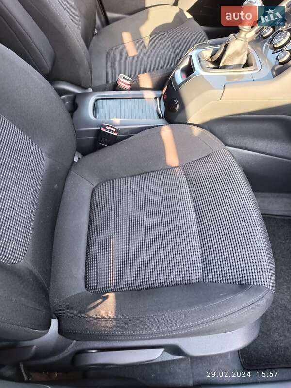 Мікровен Peugeot 5008 2010 в Братському