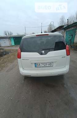 Микровэн Peugeot 5008 2011 в Светловодске