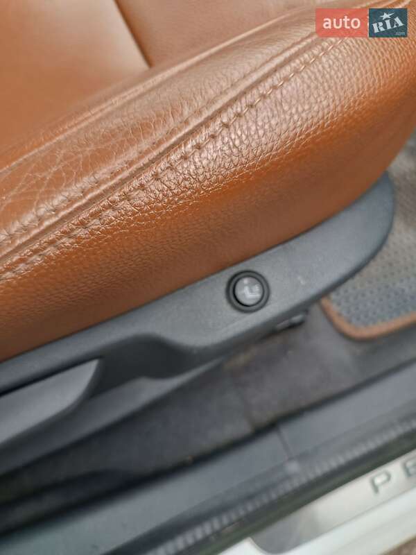 Микровэн Peugeot 5008 2011 в Светловодске