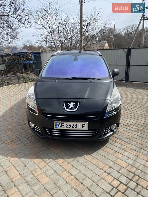 Peugeot 5008 2012