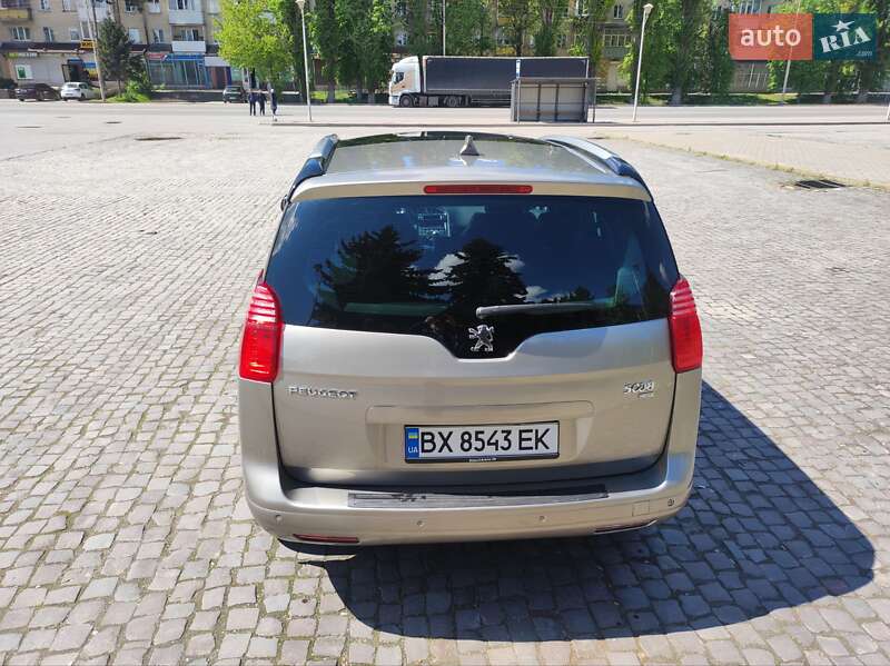 Мікровен Peugeot 5008 2013 в Кам'янець-Подільському