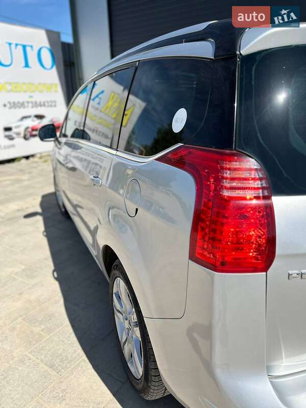 Мікровен Peugeot 5008 2011 в Самборі