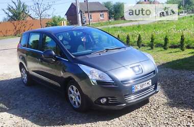 Микровэн Peugeot 5008 2013 в Городке