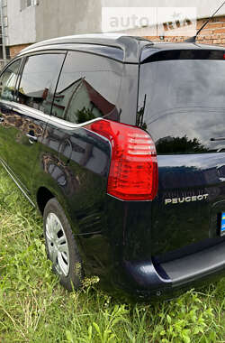 Мікровен Peugeot 5008 2011 в Волочиську