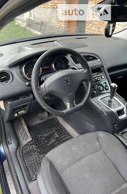 Микровэн Peugeot 5008 2011 в Волочиске