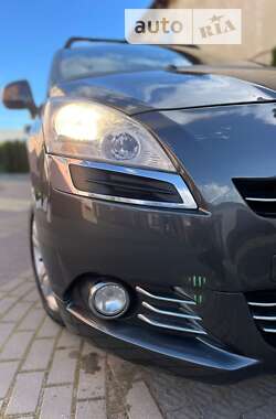 Микровэн Peugeot 5008 2011 в Стрые