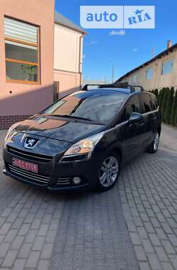 Мікровен Peugeot 5008 2011 в Стрию