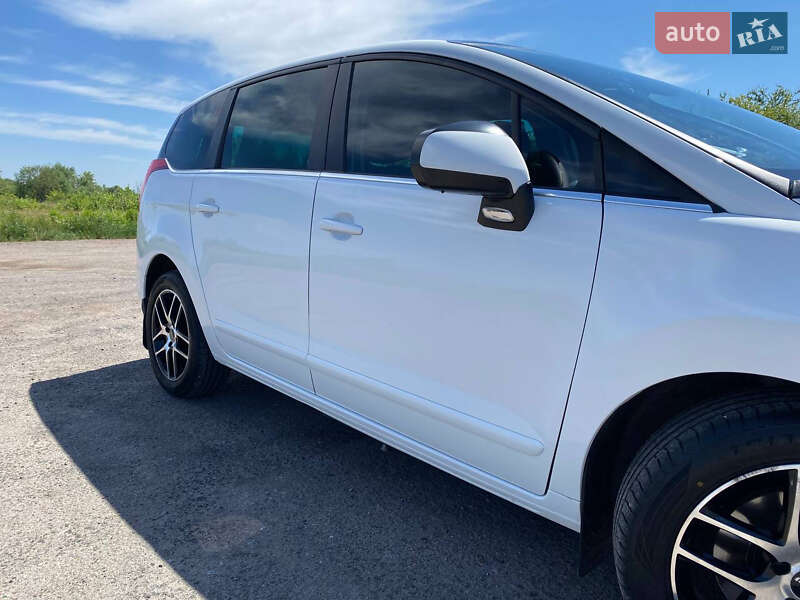 Микровэн Peugeot 5008 2013 в Львове