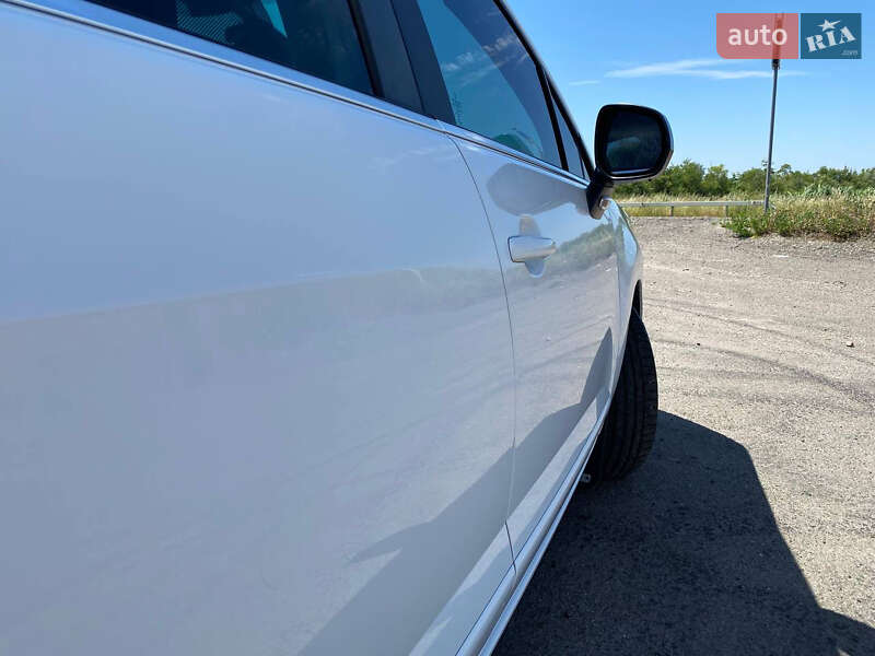 Микровэн Peugeot 5008 2013 в Львове