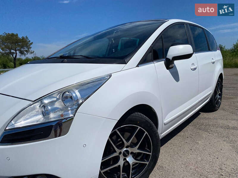 Микровэн Peugeot 5008 2013 в Львове