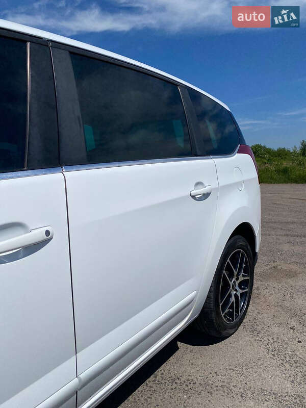 Микровэн Peugeot 5008 2013 в Львове