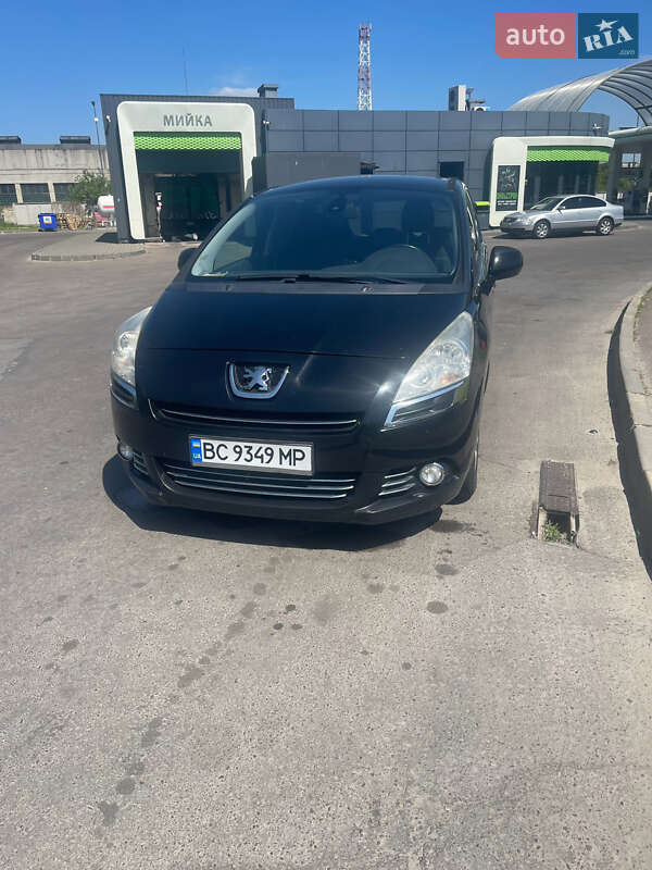 Микровэн Peugeot 5008 2012 в Львове