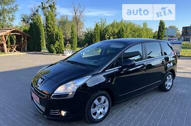 Мікровен Peugeot 5008 2011 в Дубні