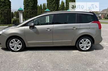 Мікровен Peugeot 5008 2013 в Дубні