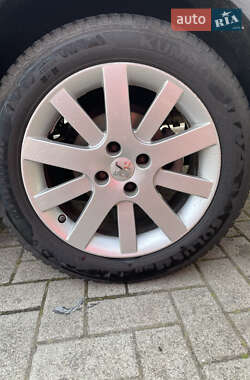 Мікровен Peugeot 5008 2011 в 