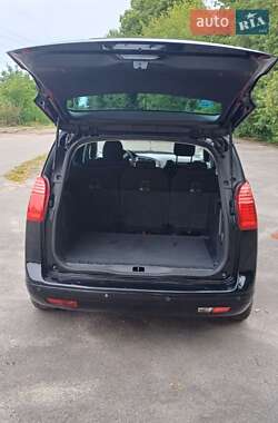 Микровэн Peugeot 5008 2011 в 