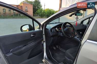 Микровэн Peugeot 5008 2011 в 