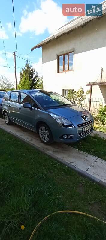 Мікровен Peugeot 5008 2009 в Стрию
