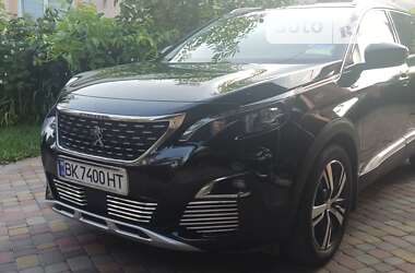 Внедорожник / Кроссовер Peugeot 5008 2017 в Ровно