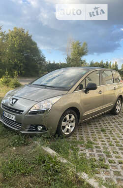 Микровэн Peugeot 5008 2011 в Сумах