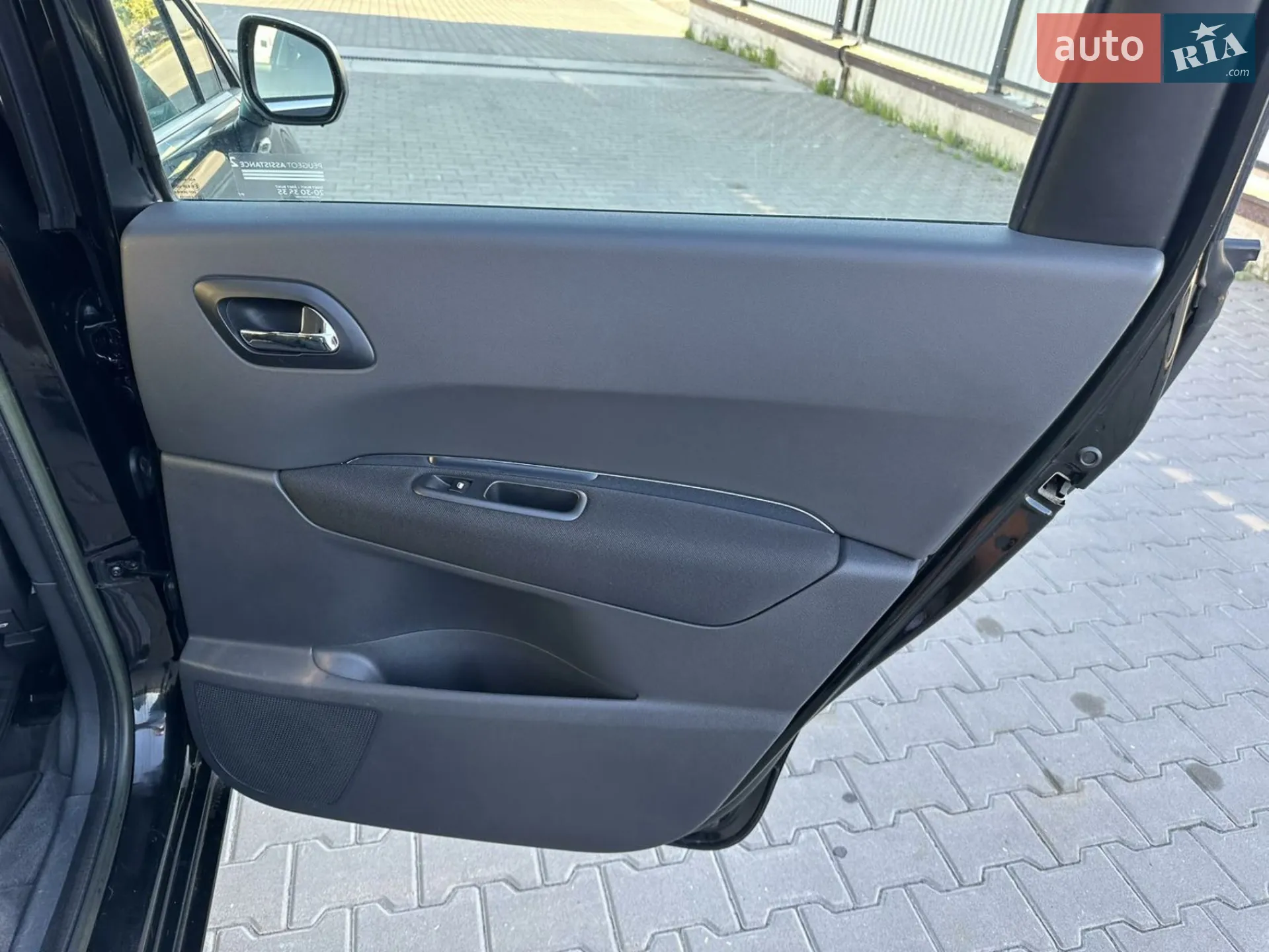 2011 Peugeot 5008 - мініатюра 10
