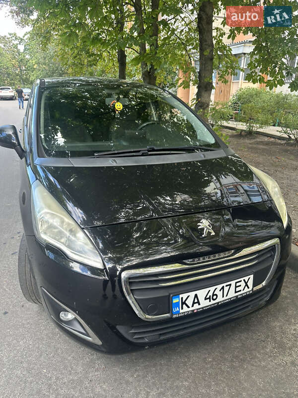 Микровэн Peugeot 5008 2015 в Киеве