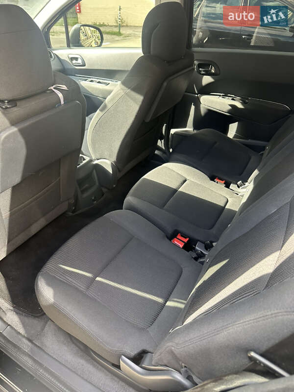 Микровэн Peugeot 5008 2015 в Киеве