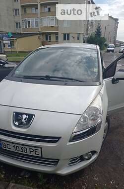 Мікровен Peugeot 5008 2011 в Стрию