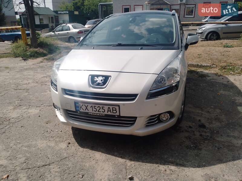 Микровэн Peugeot 5008 2010 в Харькове
