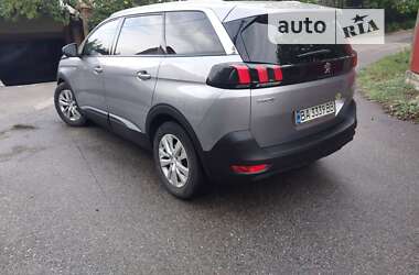 Внедорожник / Кроссовер Peugeot 5008 2017 в Новоархангельске