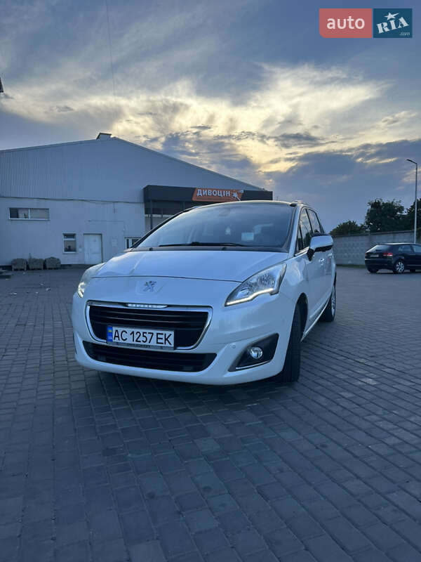 Микровэн Peugeot 5008 2015 в Луцке
