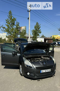 Микровэн Peugeot 5008 2010 в Киеве