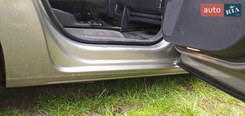 Мінівен Peugeot 5008 2010 в Яворові