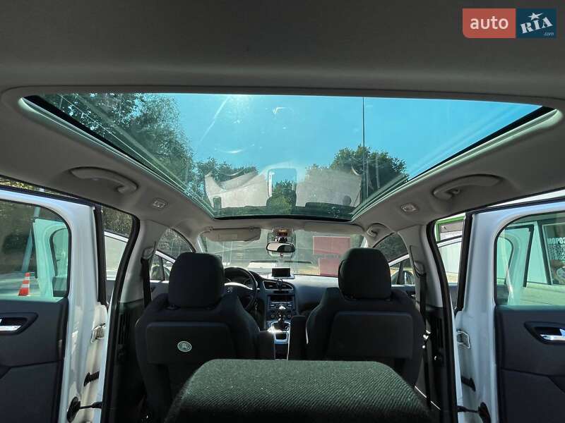 Микровэн Peugeot 5008 2012 в Полтаве