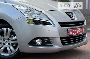 Мікровен Peugeot 5008 2012 в Стрию