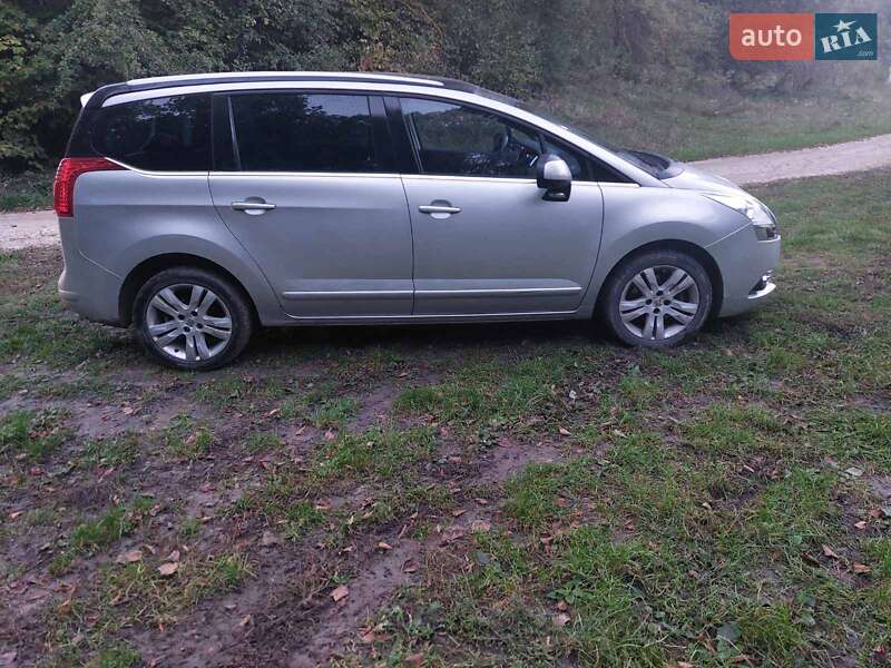 Мікровен Peugeot 5008 2011 в Тернополі