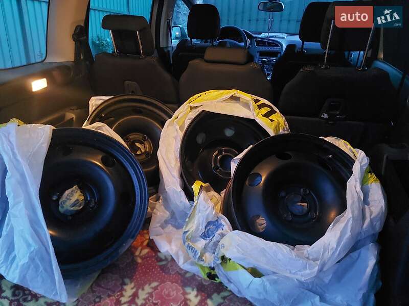 Мікровен Peugeot 5008 2011 в Тернополі