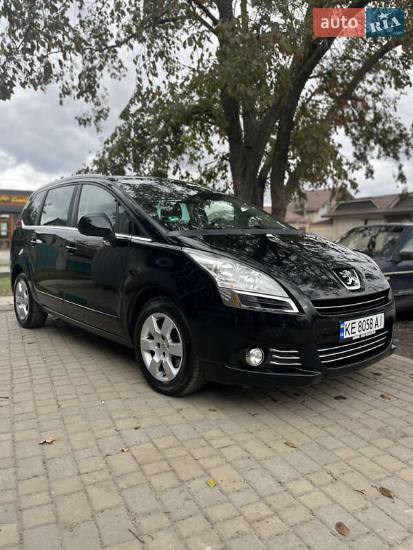 Peugeot 5008 2012