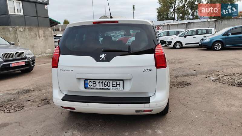 Микровэн Peugeot 5008 2011 в Чернигове