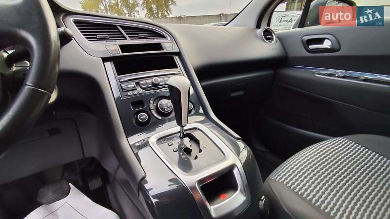 Микровэн Peugeot 5008 2011 в Чернигове