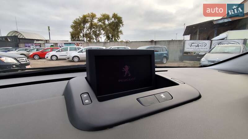 Микровэн Peugeot 5008 2011 в Чернигове