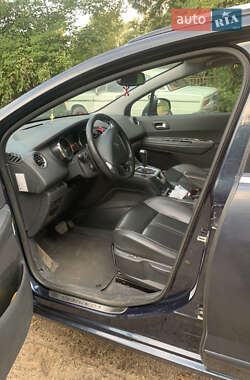 Микровэн Peugeot 5008 2013 в Волочиске