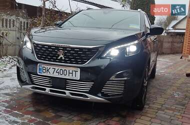 Внедорожник / Кроссовер Peugeot 5008 2017 в Ровно