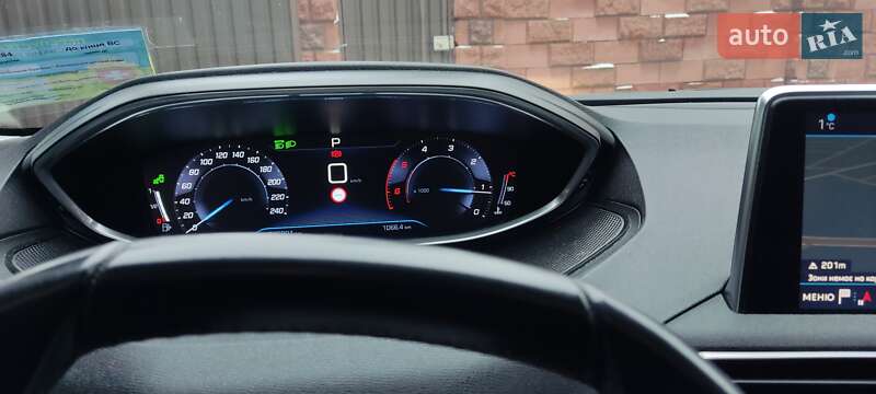 Внедорожник / Кроссовер Peugeot 5008 2017 в Ровно